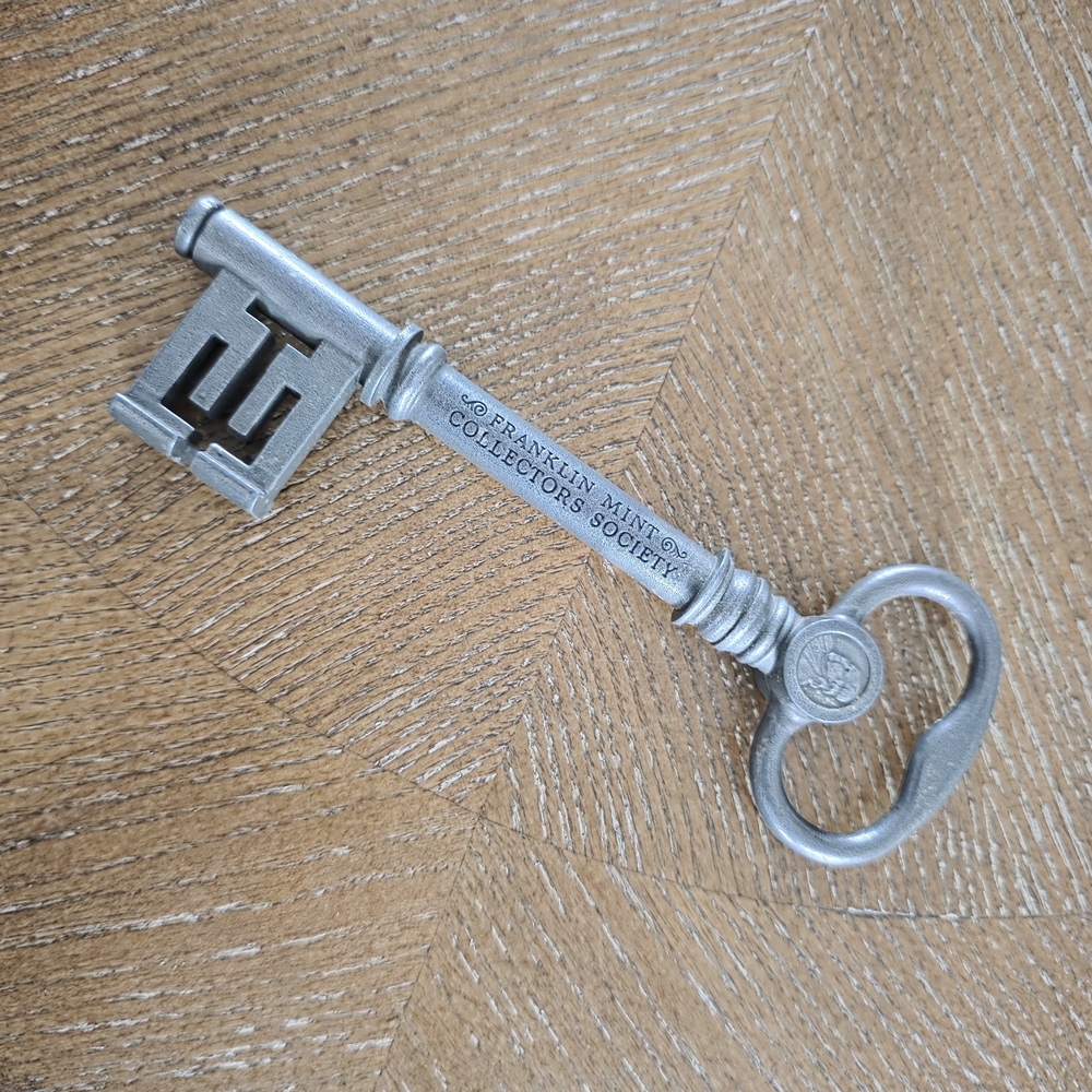 Big Metal KEY Vintage Paperweight Franklin Mint Collectors Society